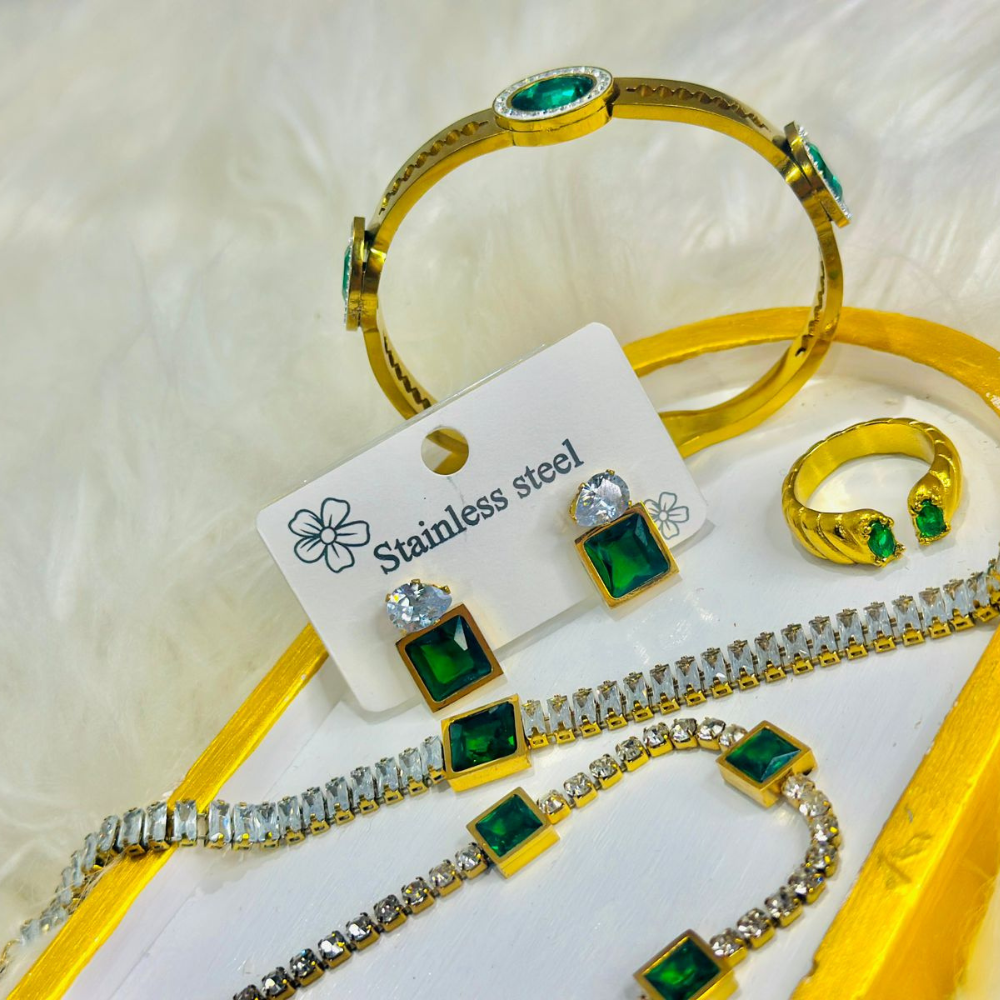 Green Emerald Set | Timeless Royal Elegance