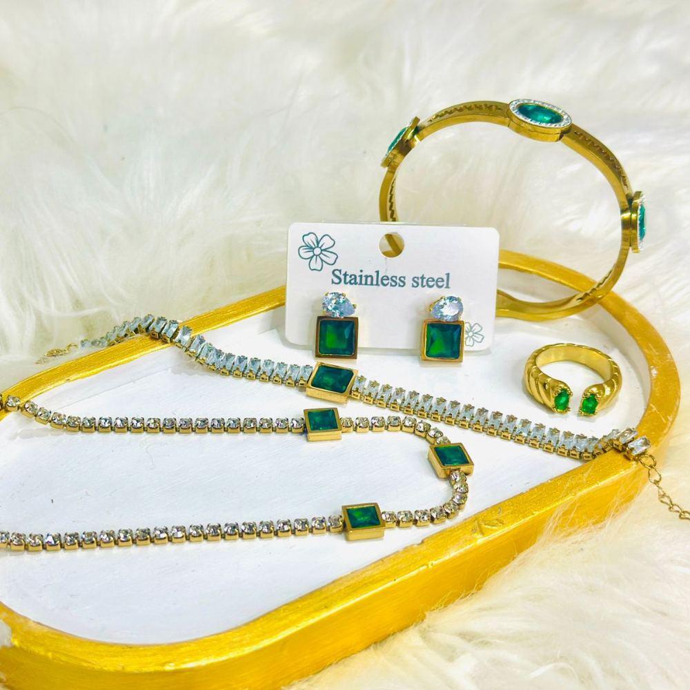 Green Emerald Set | Timeless Royal Elegance