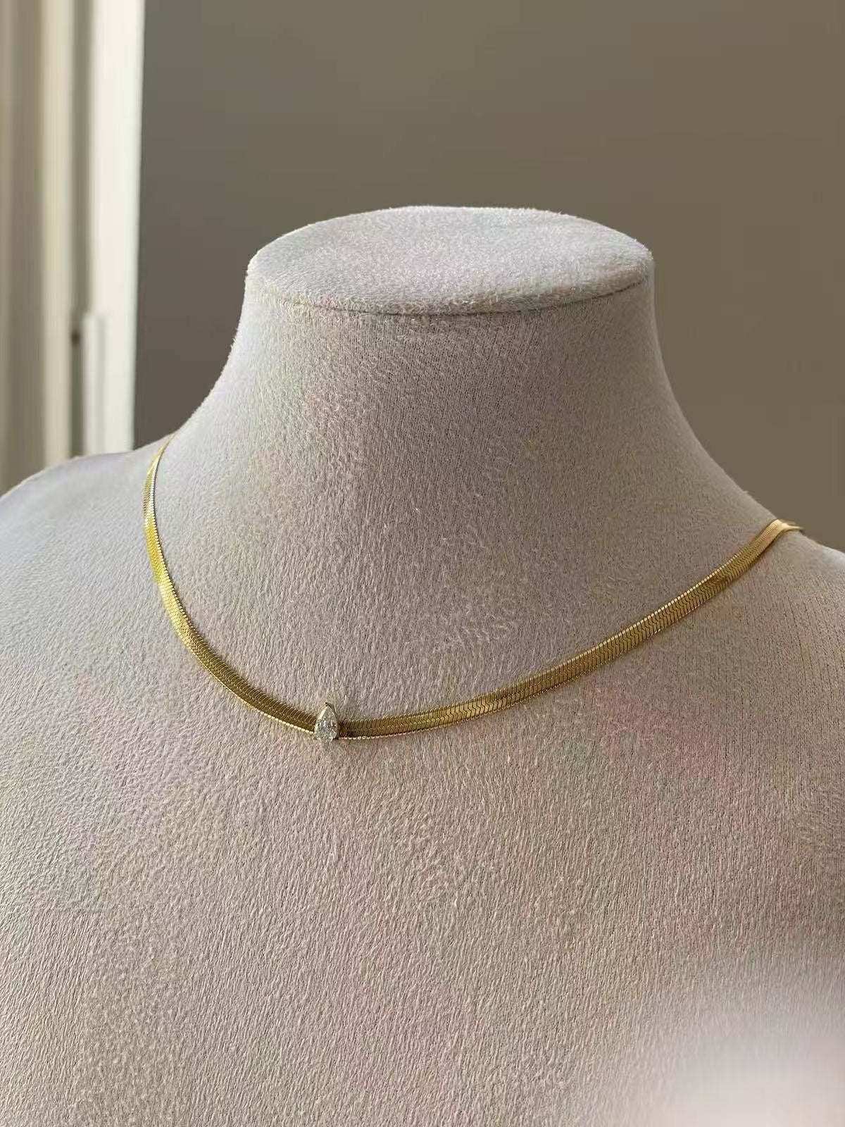 Drop stone|snake chain