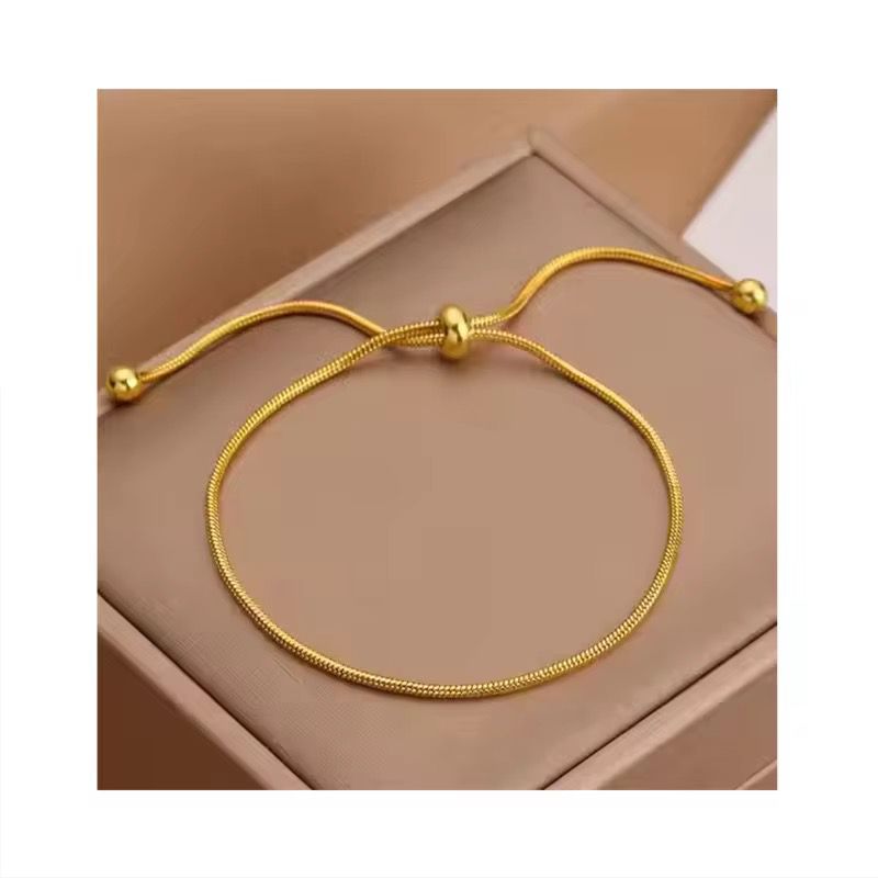 Adjustable chain brecelt