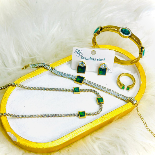 Green Emerald Set | Timeless Royal Elegance
