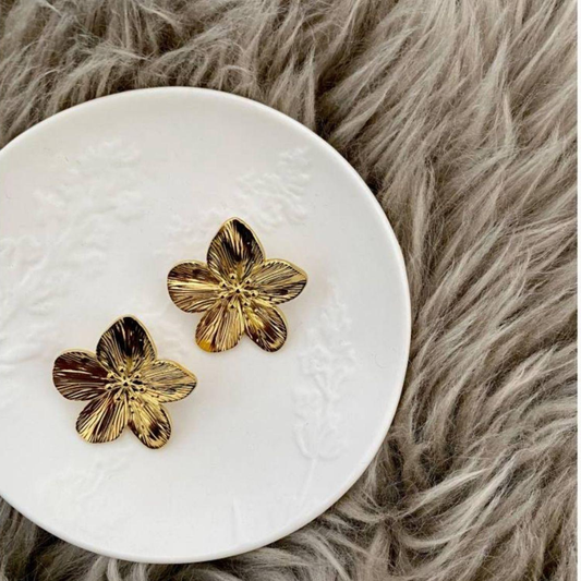 Flower Studs | Elegant Everyday Charm