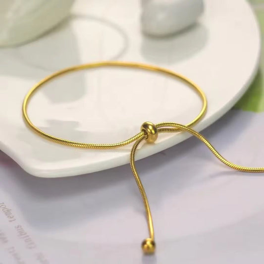 Adjustable chain brecelt