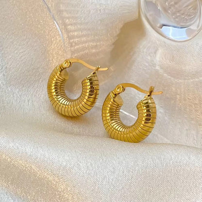 Round hoop Earring | Classic Everyday Glam