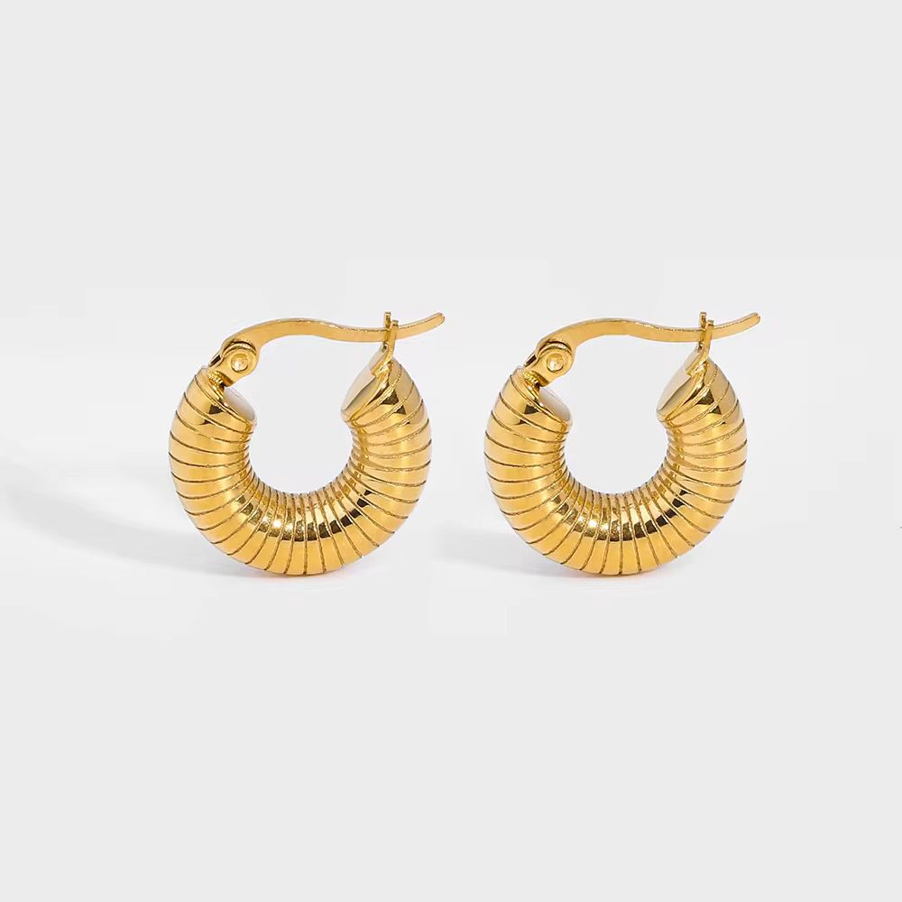 Round hoop Earring | Classic Everyday Glam