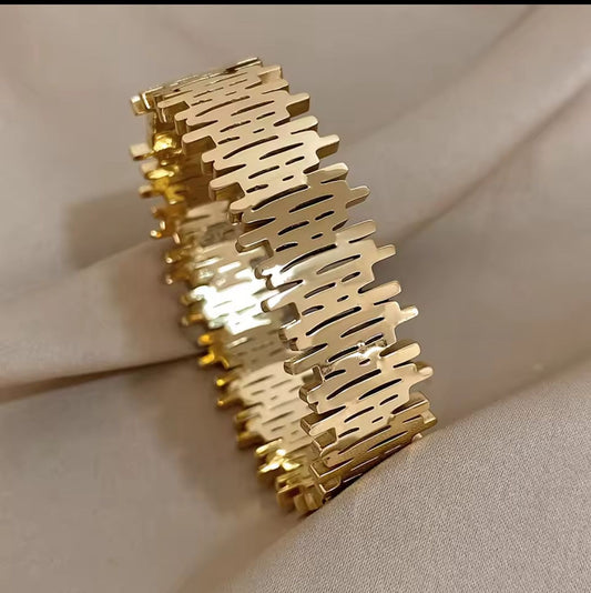 Modren Textured Gold Cuff | Chic Everyday Luxury