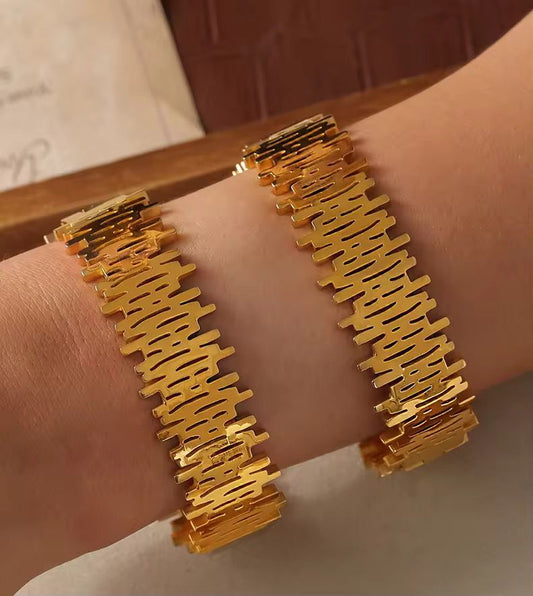 Modren Textured Gold Cuff | Chic Everyday Luxury