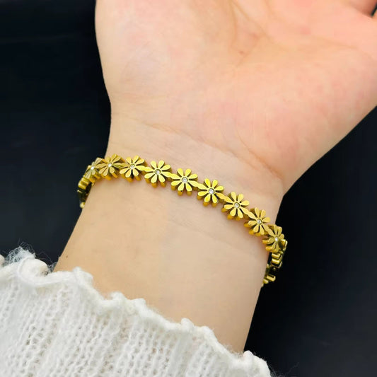 Dainty Daisy Chain Bangle | Elegant Floral Charm