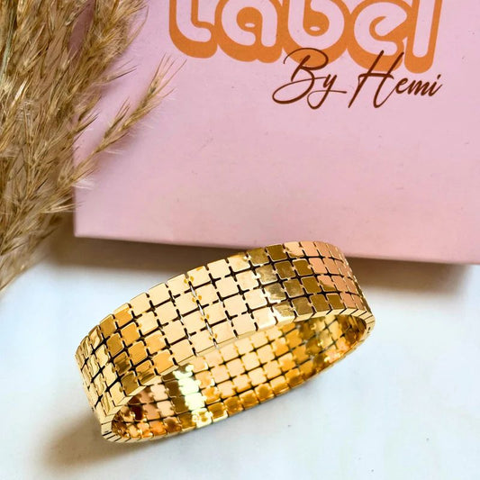 Liquid Gold Mesh Cuff | Bold Sophistication Redefined